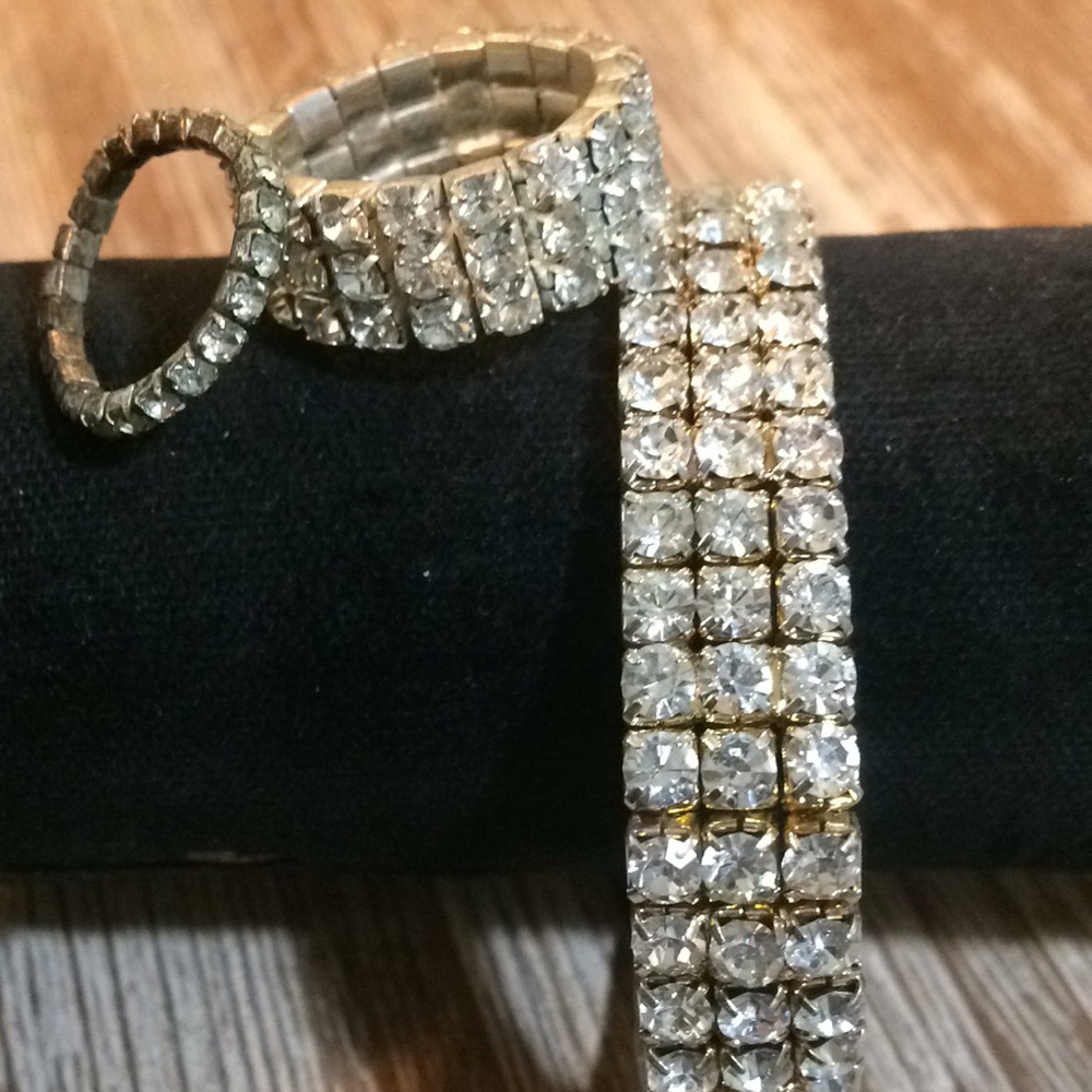 Vintage Rhinestone Stretch Bracelet with Two Matching Rings - Picture 4 of 5